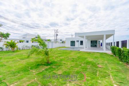 Modern 220 sqm Villa with Garden in Thap Tai Hua Hin