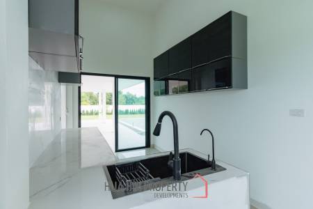 Modern 220 sqm Villa with Garden in Thap Tai Hua Hin