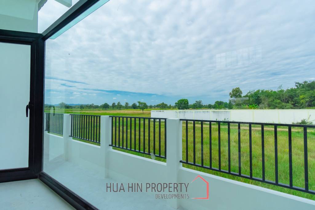 Modern 220 sqm Villa with Garden in Thap Tai Hua Hin