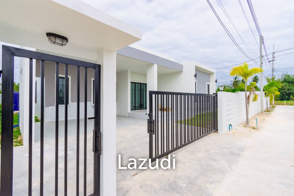 Modern 220 sqm Villa with Garden in Thap Tai Hua Hin
