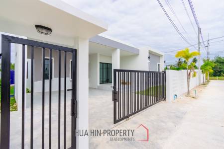 Modern 220 sqm Villa with Garden in Thap Tai Hua Hin