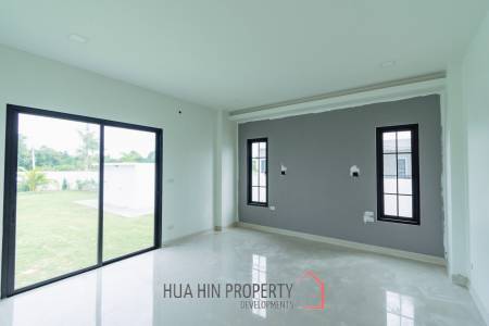 Modern 220 sqm Villa with Garden in Thap Tai Hua Hin