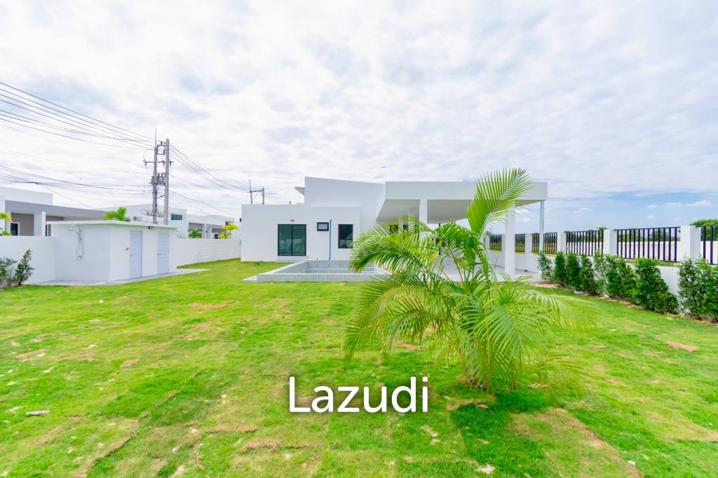 Modern 220 sqm Villa with Garden in Thap Tai Hua Hin
