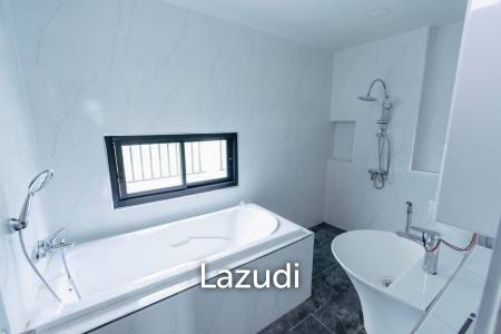 Modern 220 sqm Villa with Garden in Thap Tai Hua Hin