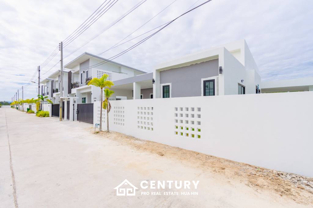 644 ตร.ม 3 เตียง 3 อาบน้ำ วิลล่า For ขาย