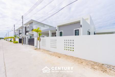 644 ตร.ม 3 เตียง 3 อาบน้ำ วิลล่า For ขาย