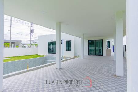 Modern 220 sqm Villa with Garden in Thap Tai Hua Hin