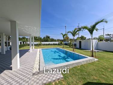Modern 220 sqm Villa with Garden in Thap Tai Hua Hin