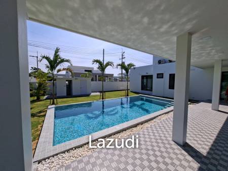 Modern 220 sqm Villa with Garden in Thap Tai Hua Hin