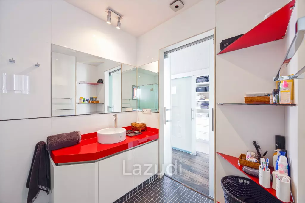 Baan Ing Phu - Exclusive Penthouse with Large Terrace and Rooftop Jacuzzi