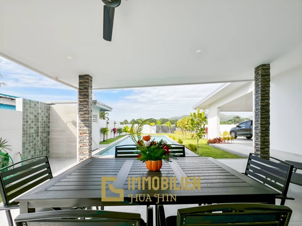 Terrain de 800 m² / Surface habitable de 220 m² / Emplacement calme