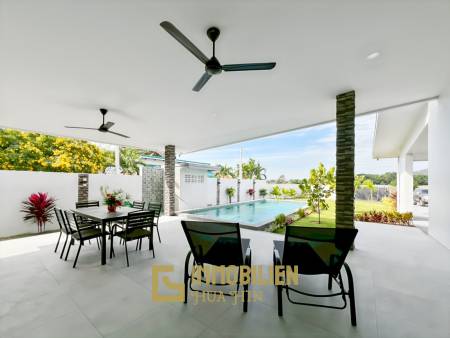 Terrain de 800 m² / Surface habitable de 220 m² / Emplacement calme