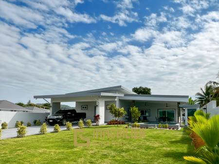 Terrain de 800 m² / Surface habitable de 220 m² / Emplacement calme