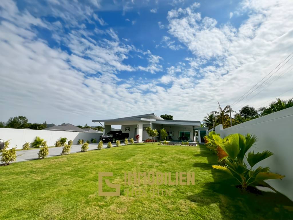 Terrain de 800 m² / Surface habitable de 220 m² / Emplacement calme