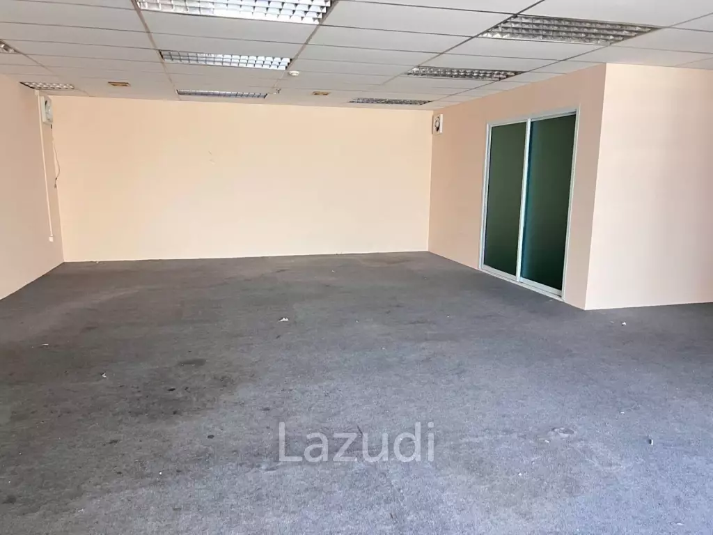 117 sqm retail space in Khlong Toei Nuea Watthana Bangkok