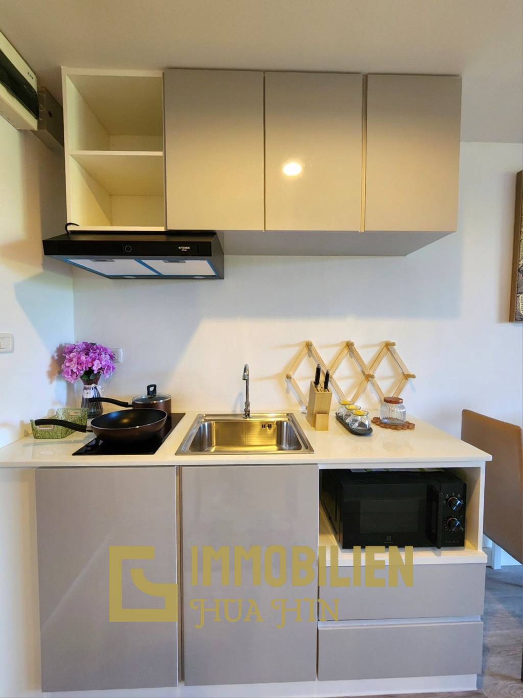 voll möbliert / Studiowohnung / Küchenzeile