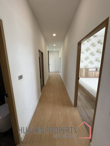 Modern detached house in Sam Phraya Cha Am