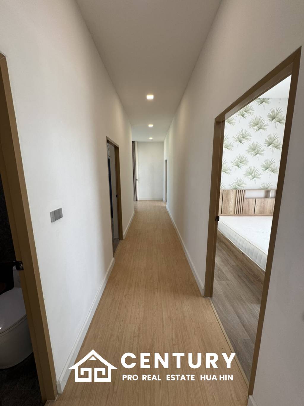 Modern detached house in Sam Phraya Cha Am