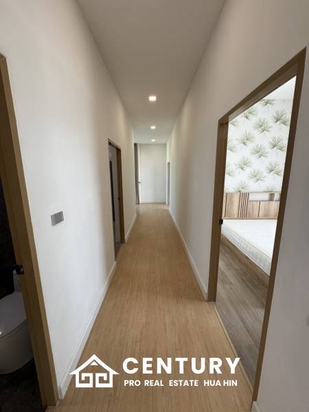 Modern detached house in Sam Phraya Cha Am