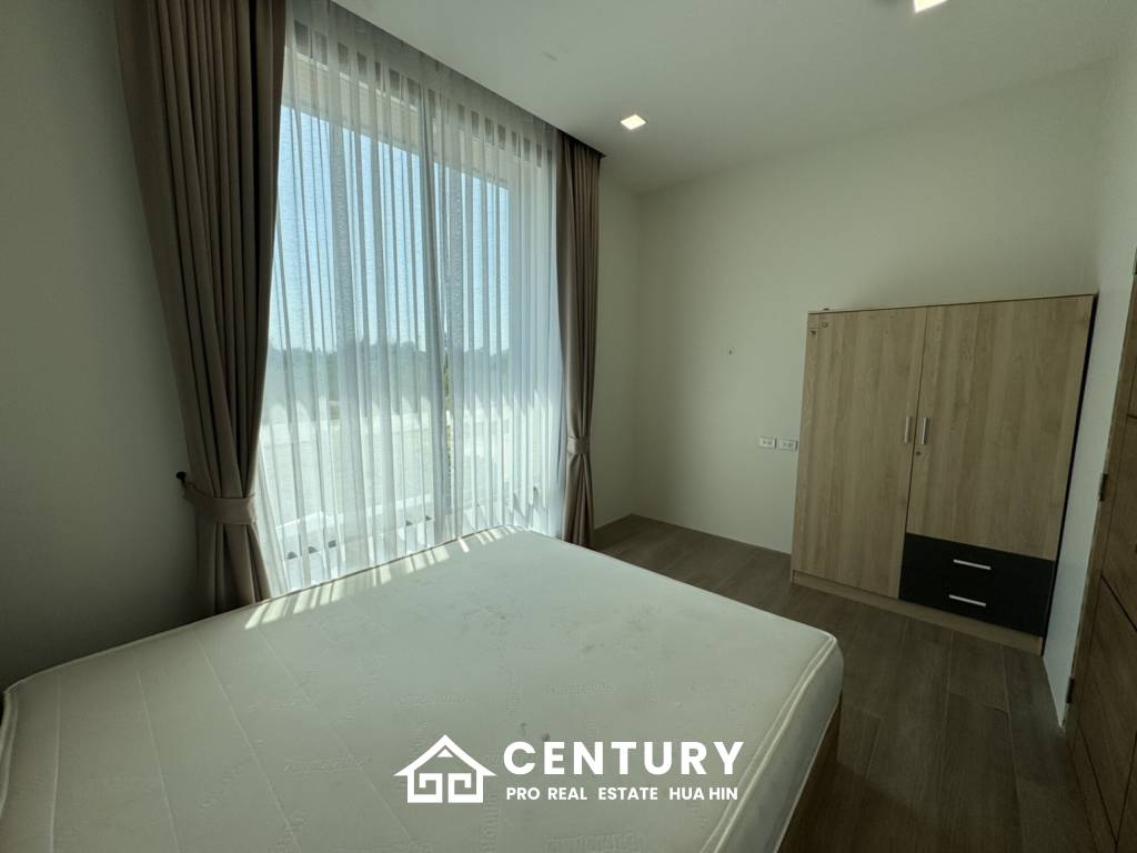 Modern detached house in Sam Phraya Cha Am