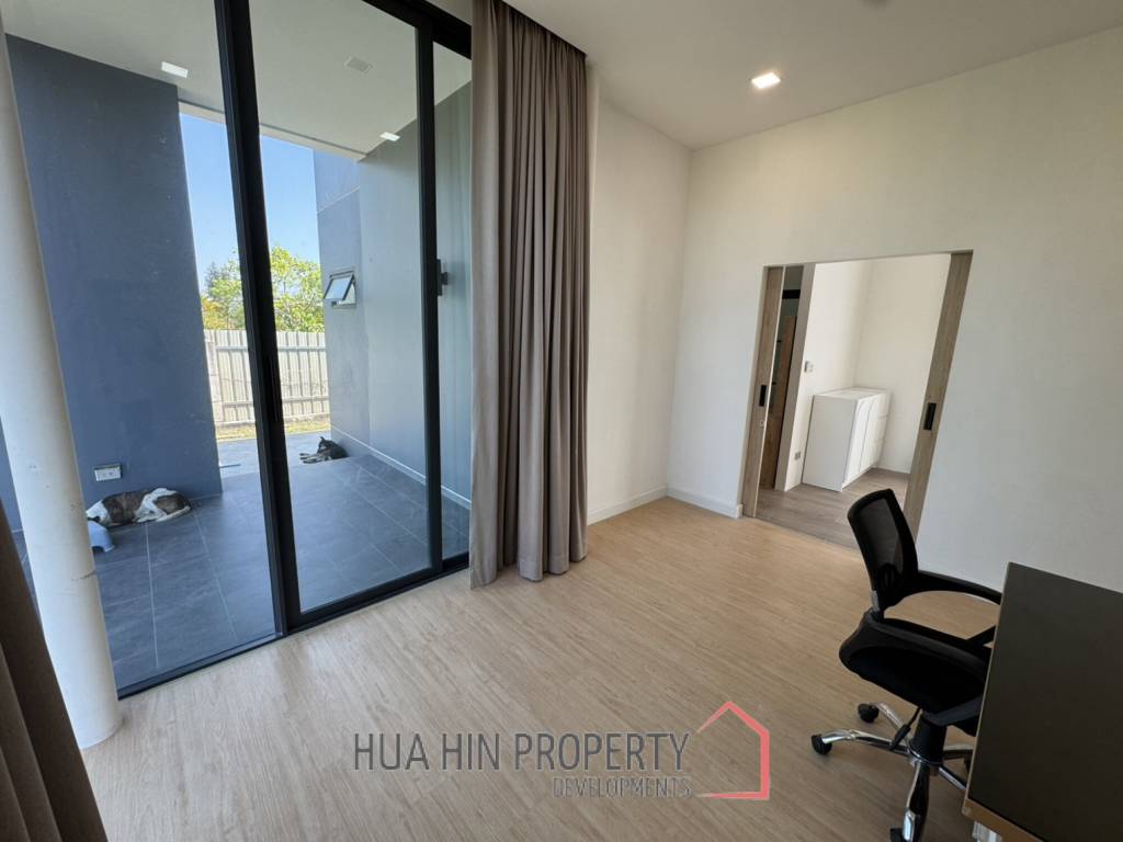 Modern detached house in Sam Phraya Cha Am