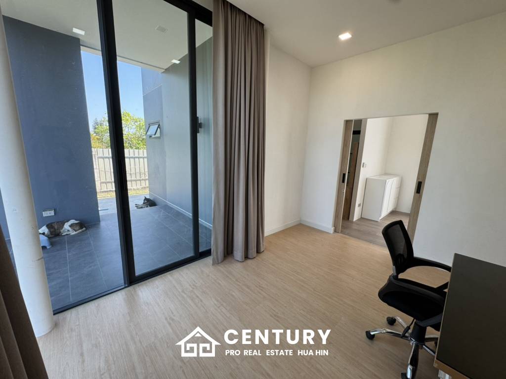 Modern detached house in Sam Phraya Cha Am