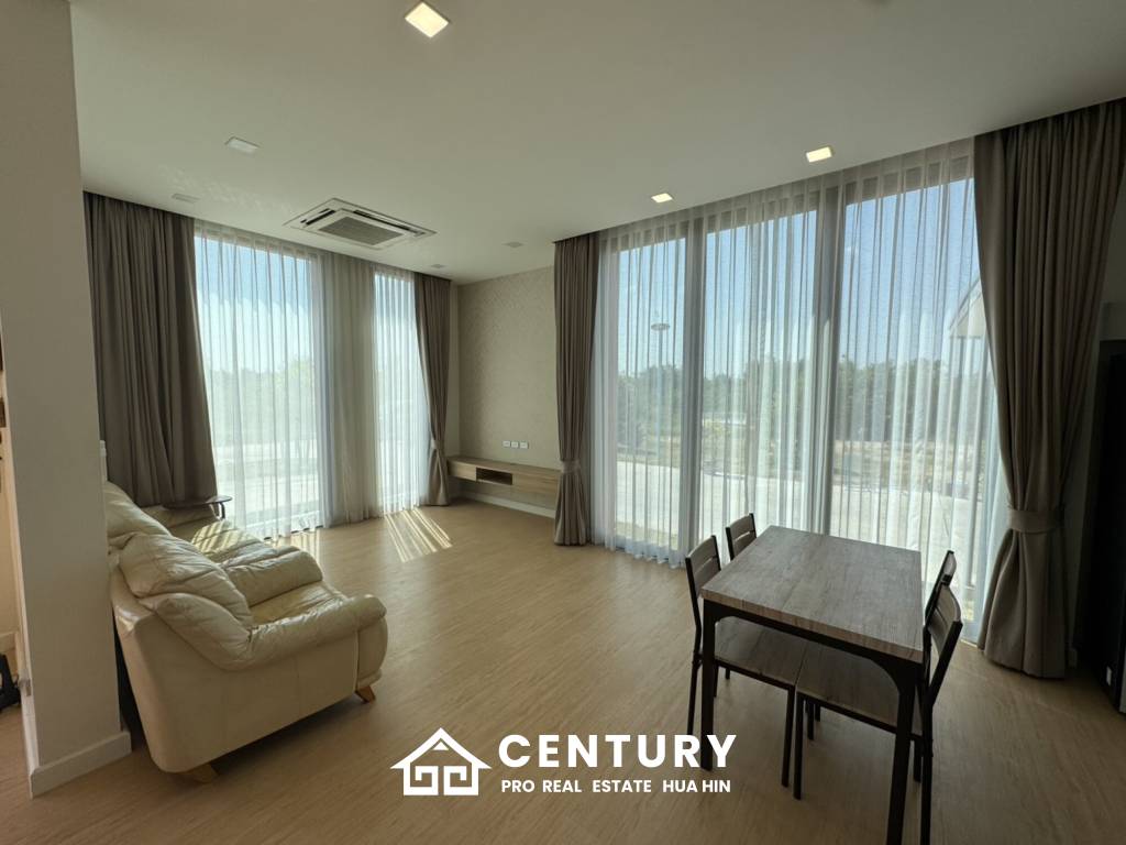 Modern detached house in Sam Phraya Cha Am