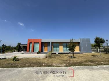 Modern detached house in Sam Phraya Cha Am