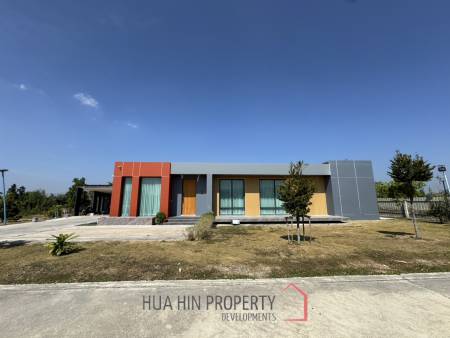 Modern detached house in Sam Phraya Cha Am