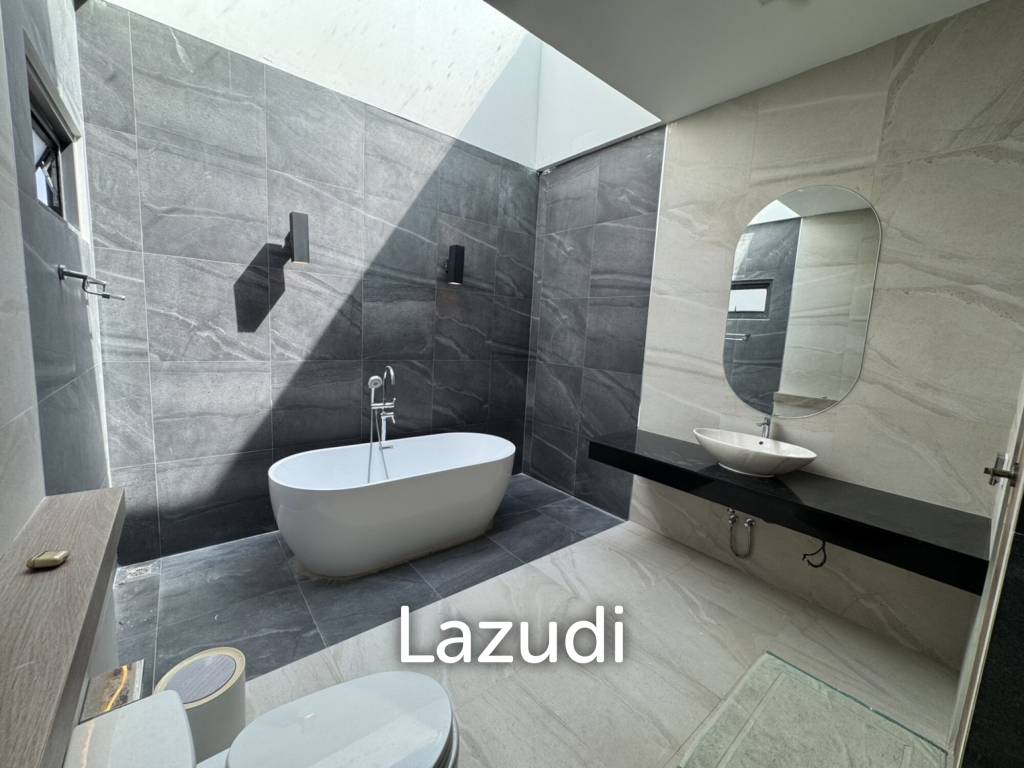 Modern detached house in Sam Phraya Cha Am