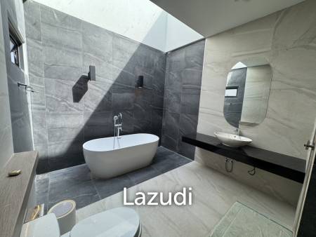 Modern detached house in Sam Phraya Cha Am