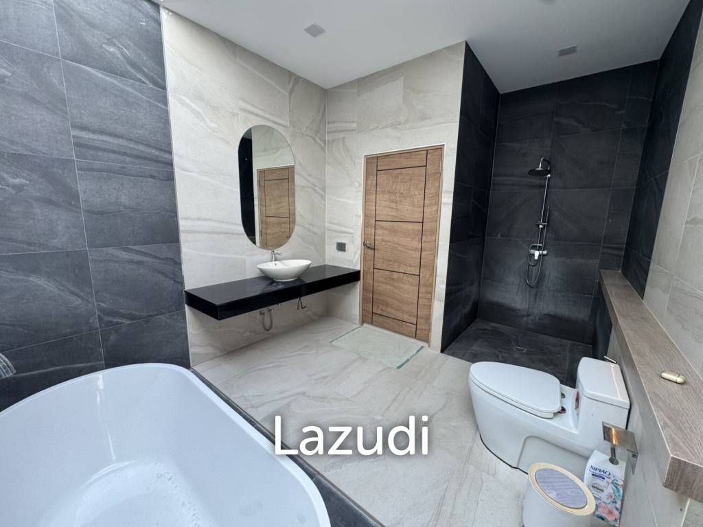 Modern detached house in Sam Phraya Cha Am