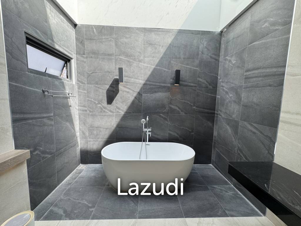 Modern detached house in Sam Phraya Cha Am