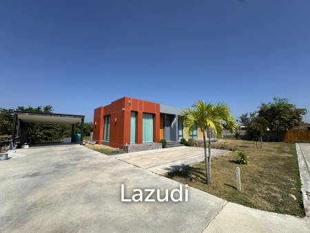 Modern detached house in Sam Phraya Cha Am