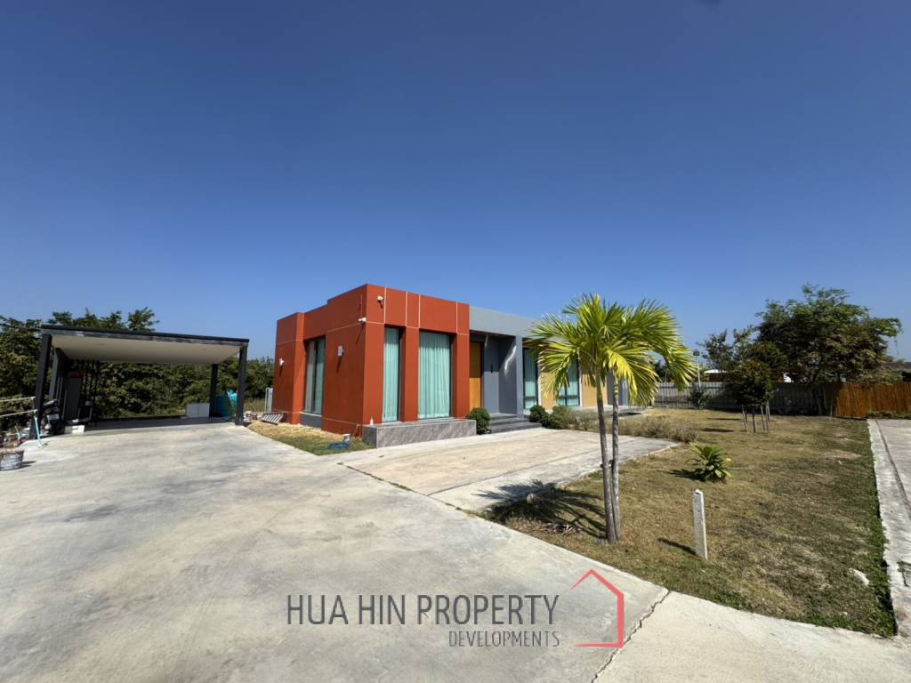 Modern detached house in Sam Phraya Cha Am