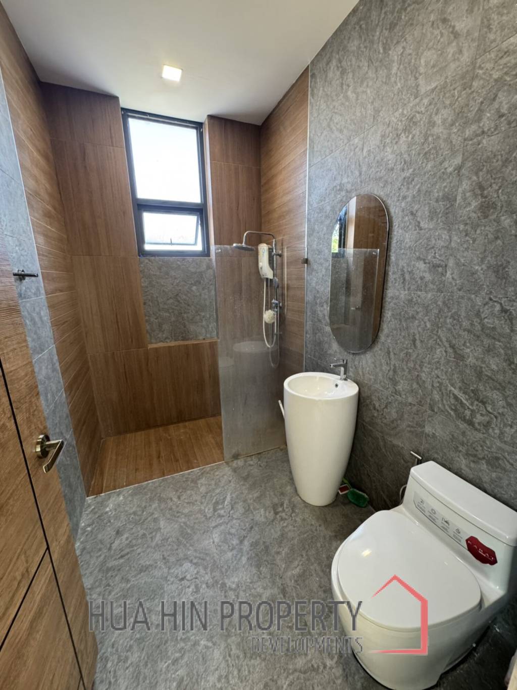 Modern detached house in Sam Phraya Cha Am