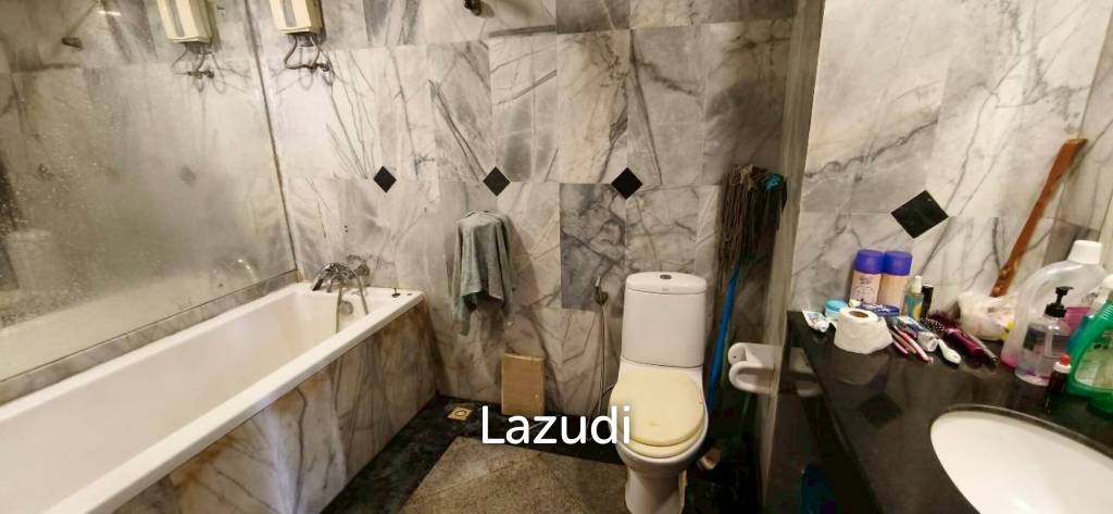 Studio 1 Bathroom 54 SQ.M. Royal Hill Resort