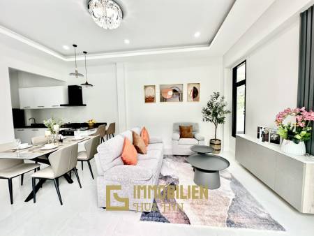 privater Pool / 4 Schlafzimmer + 4 Bäder / nah zu Geschäften und Restaurants