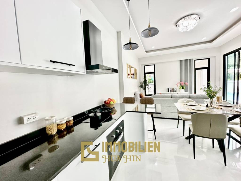 privater Pool / 4 Schlafzimmer + 4 Bäder / nah zu Geschäften und Restaurants