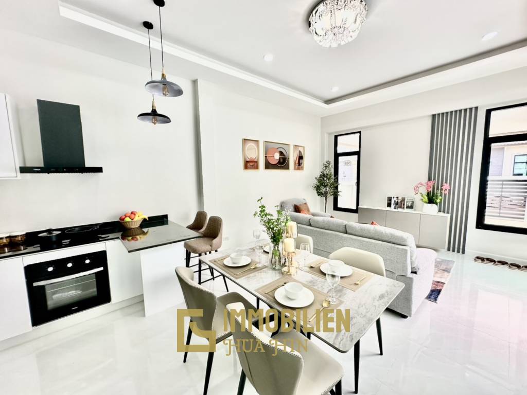 privater Pool / 4 Schlafzimmer + 4 Bäder / nah zu Geschäften und Restaurants