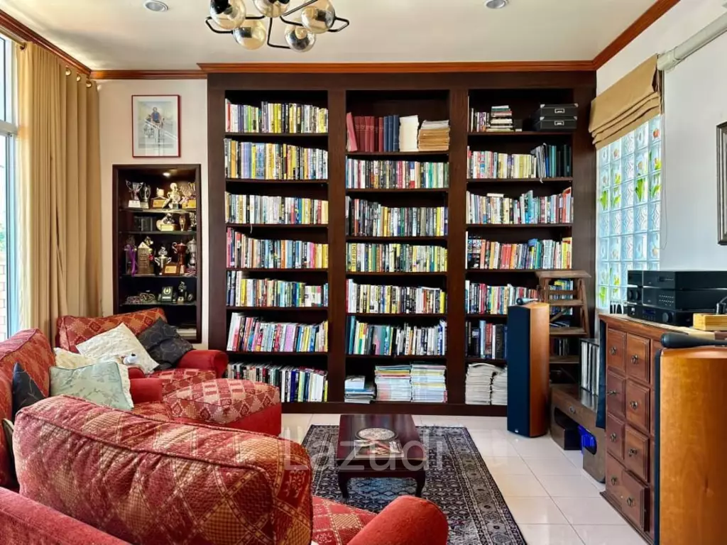 324 SQ.M. 5 Bedrooms Detached House in Hang Dong