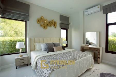 privater Pool / voll möbliert / nahe von Geschäften + Restaurants