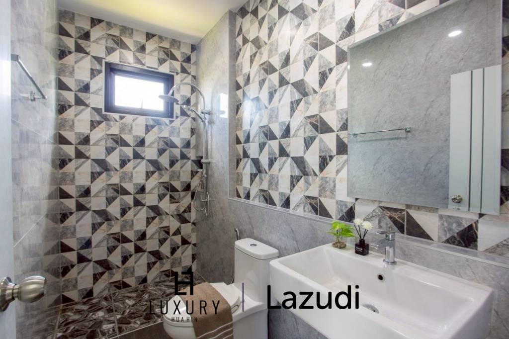 TONGTHARIN HUA HIN - 4 Bed 213 sqm Pool Villa in Hin Lek Fai Freehold