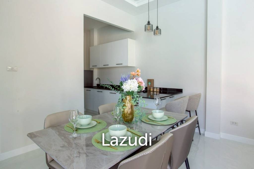 วิลล่าใหม่ 4 ห้องนอน 213 ตร. ม. พร้อมสระว่ายน้ำ ใกล้ตัวเมืองหัวหิน ในโครงการทองธารินทร์