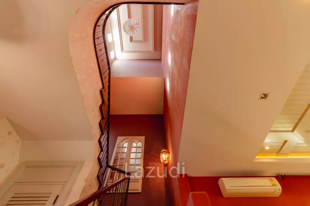 Luxury 2 Storey 3 Bed Tuscany Style at Cha-am