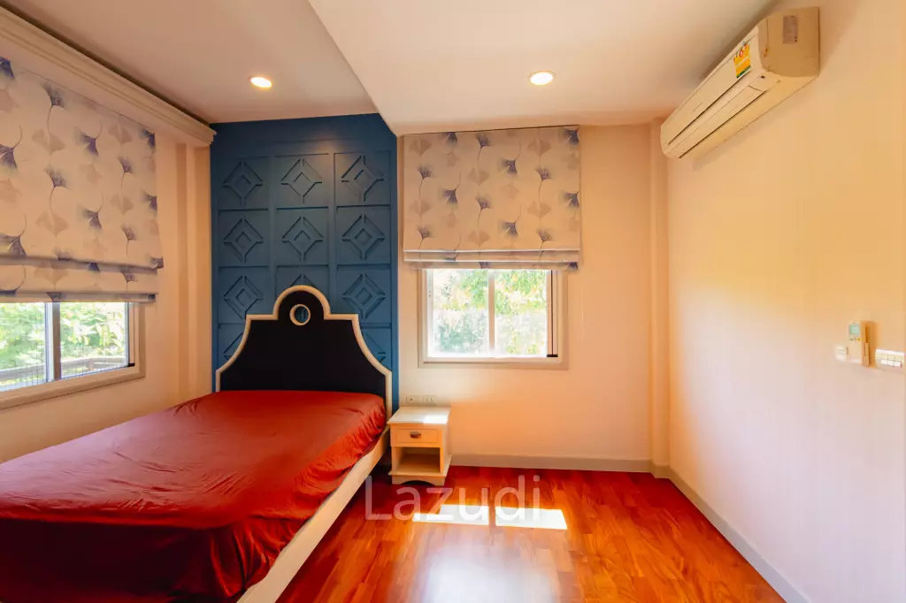 Luxury 2 Storey 3 Bed Tuscany Style at Cha-am