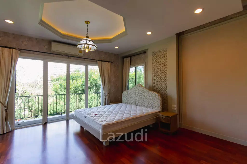 Luxury 2 Storey 3 Bed Tuscany Style at Cha-am