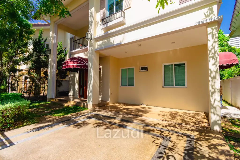 Luxury 2 Storey 3 Bed Tuscany Style at Cha-am