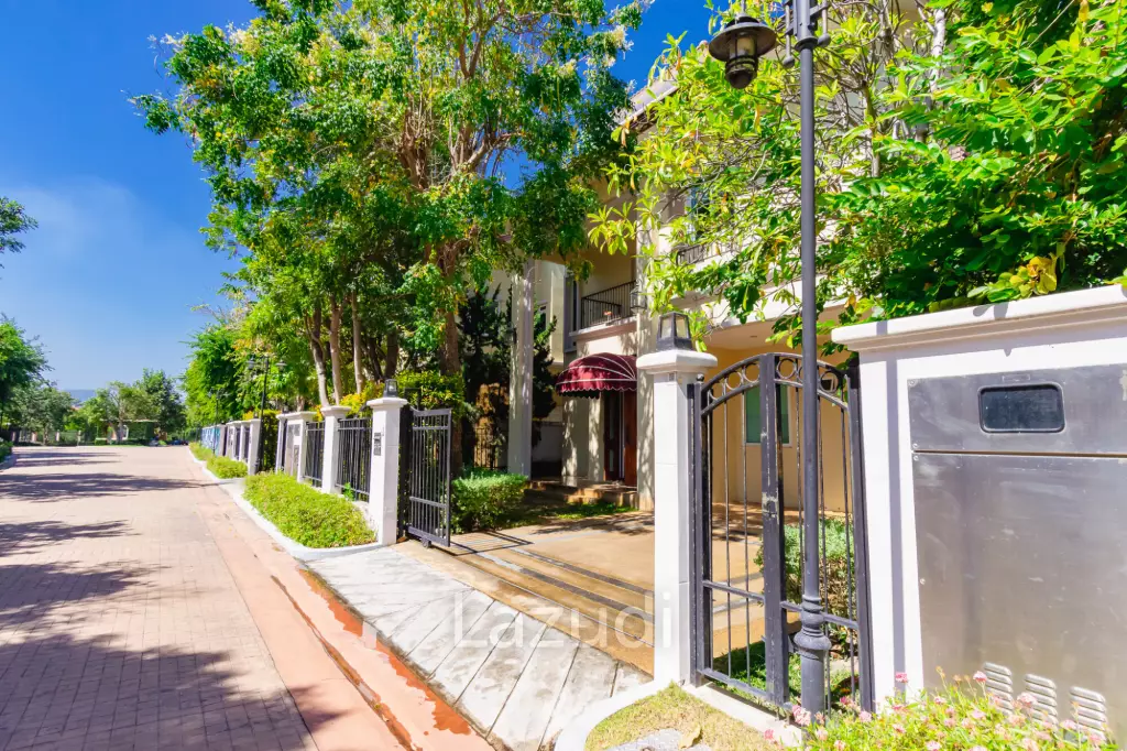 Luxury 2 Storey 3 Bed Tuscany Style at Cha-am
