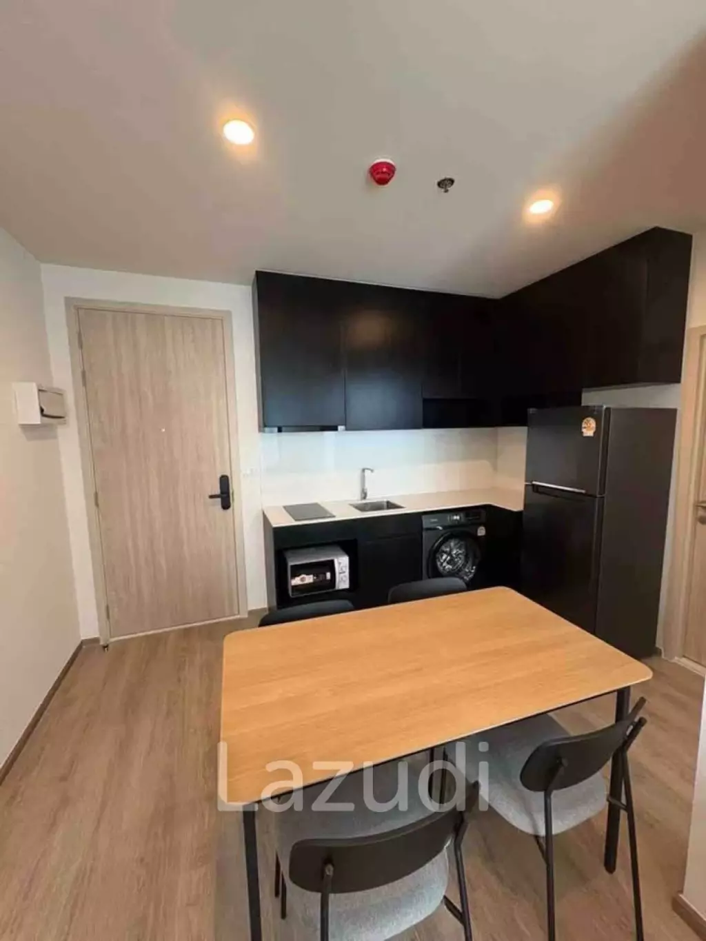 46 sqm modern 1 bedroom condo on 22nd floor at Nue District R9 Huai Khwang Bangkok